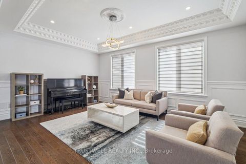 Photo 5 at 98 Castle Hill Drive, L'Amoreaux, Toronto