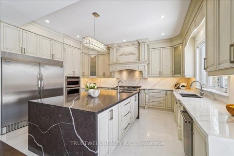Photo 12 at 98 Castle Hill Drive, L'Amoreaux, Toronto