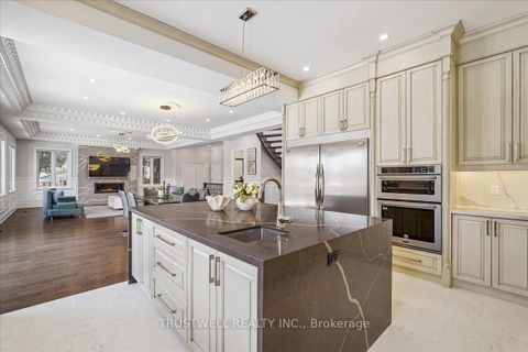 Photo 13 at 98 Castle Hill Drive, L'Amoreaux, Toronto