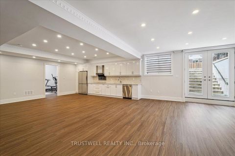 Photo 41 at 98 Castle Hill Drive, L'Amoreaux, Toronto