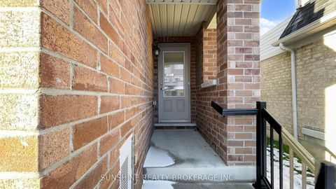 Photo 1 at 10 Cornerside Way, Brooklin, Whitby