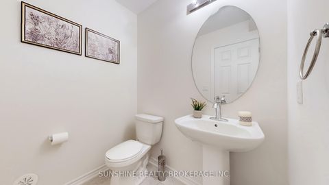 Photo 8 at 10 Cornerside Way, Brooklin, Whitby