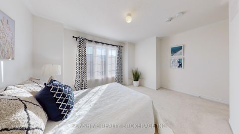 Photo 19 at 10 Cornerside Way, Brooklin, Whitby