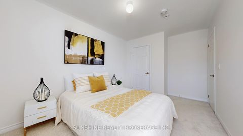 Photo 24 at 10 Cornerside Way, Brooklin, Whitby