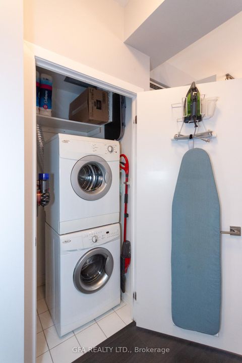 Photo 14 at 606 - 28 Avondale Avenue, Willowdale East, Toronto