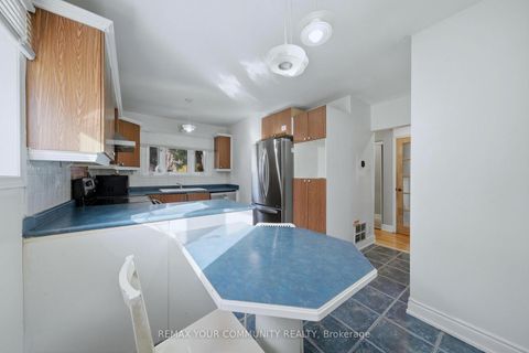 Photo 9 at 3 Forsythia Drive, Guildwood, Toronto