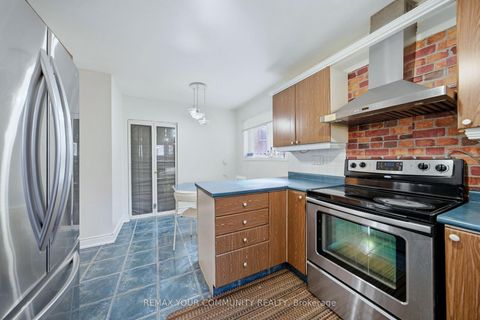 Photo 11 at 3 Forsythia Drive, Guildwood, Toronto