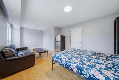 Photo 15 at 3 Forsythia Drive, Guildwood, Toronto