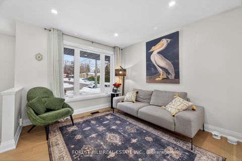 Photo 4 at 4 Holman Crescent, Aurora Highlands, Aurora