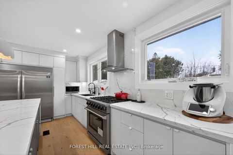 Photo 7 at 4 Holman Crescent, Aurora Highlands, Aurora