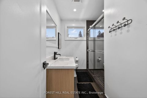 Photo 9 at 4 Holman Crescent, Aurora Highlands, Aurora