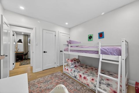 Photo 14 at 4 Holman Crescent, Aurora Highlands, Aurora