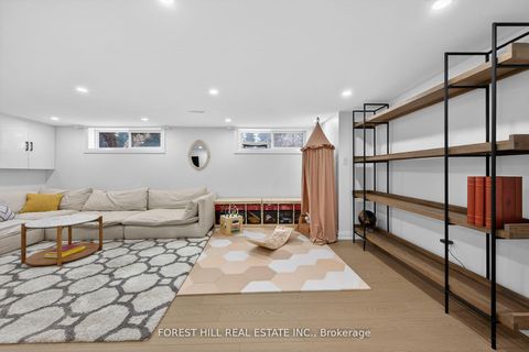 Photo 25 at 4 Holman Crescent, Aurora Highlands, Aurora