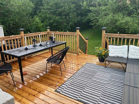 Photo 30 at 4 Holman Crescent, Aurora Highlands, Aurora