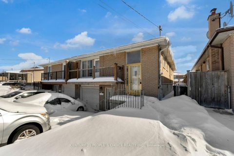 Photo 5 at 61 Primula Crescent, Humber Summit, Toronto