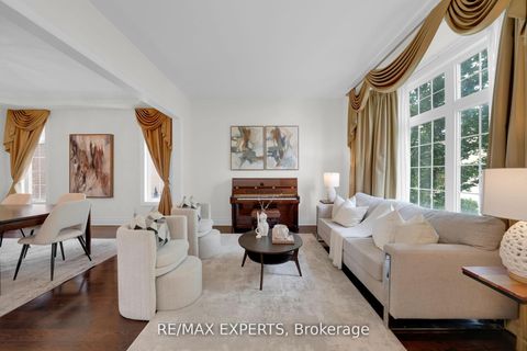 Photo 10 at 134 Orleans Circle, Vellore Village, Vaughan