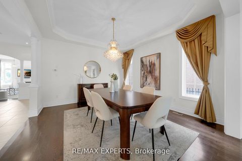 Photo 11 at 134 Orleans Circle, Vellore Village, Vaughan