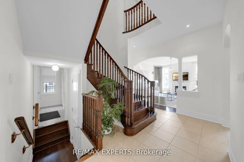 Photo 13 at 134 Orleans Circle, Vellore Village, Vaughan