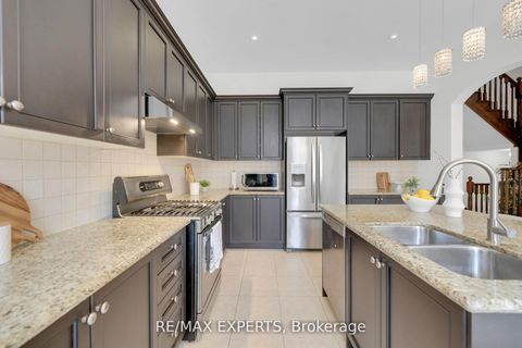 Photo 18 at 134 Orleans Circle, Vellore Village, Vaughan