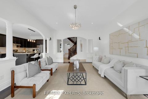 Photo 23 at 134 Orleans Circle, Vellore Village, Vaughan