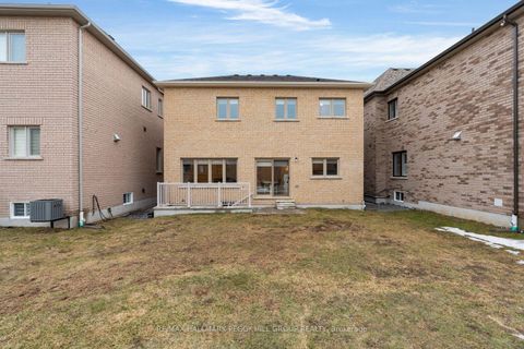 Photo 12 at 34 Valleo Street, Keswick North, Georgina