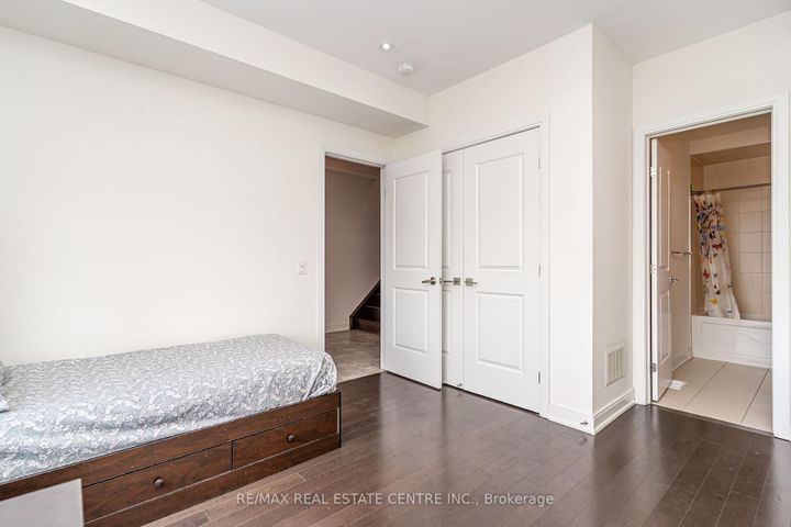 Photo 8 at 341 Veterans Drive, Northwest Brampton, Brampton