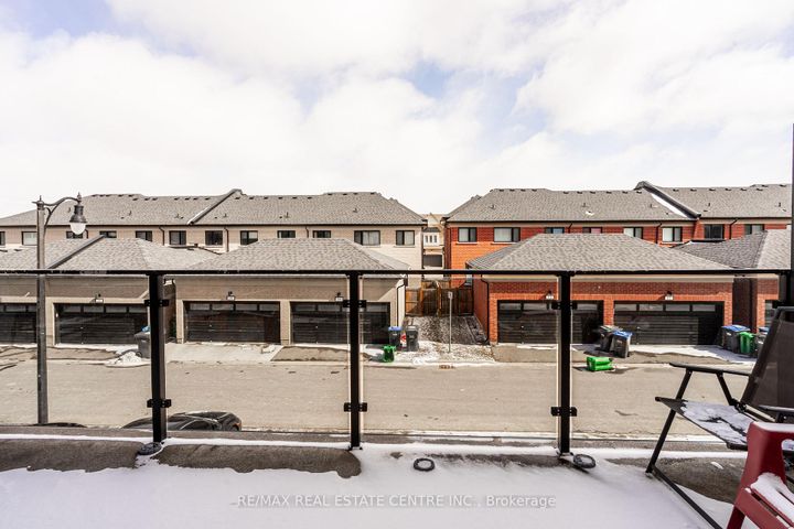 Photo 9 at 341 Veterans Drive, Northwest Brampton, Brampton