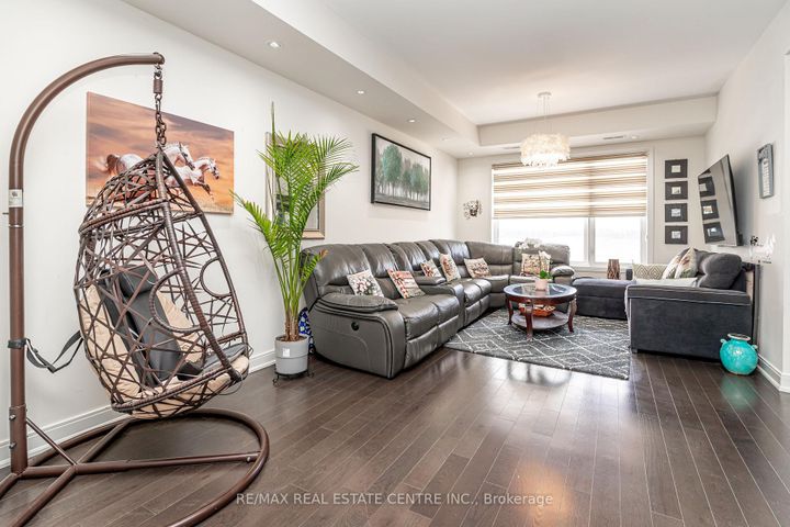 Photo 12 at 341 Veterans Drive, Northwest Brampton, Brampton