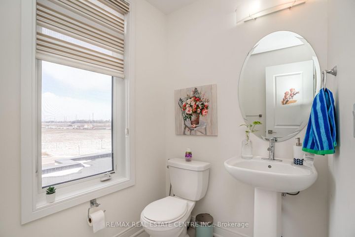 Photo 16 at 341 Veterans Drive, Northwest Brampton, Brampton