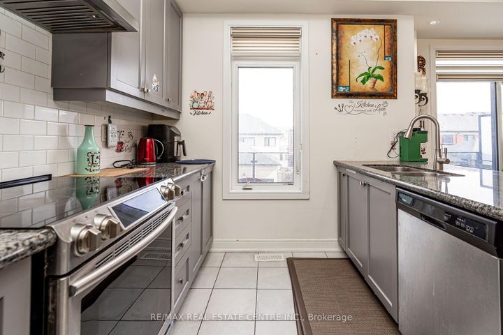 Photo 23 at 341 Veterans Drive, Northwest Brampton, Brampton