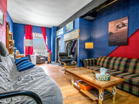 Photo 3 at 96 Massey Street, Niagara, Toronto