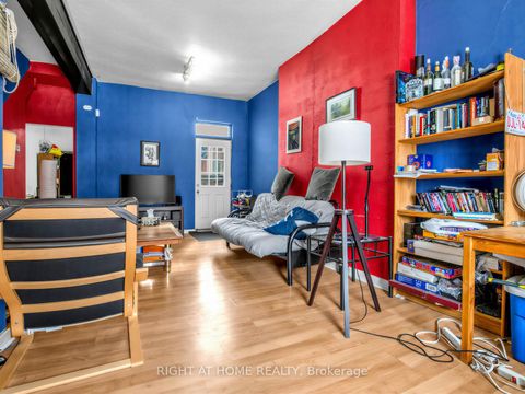 Photo 4 at 96 Massey Street, Niagara, Toronto