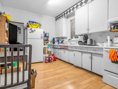 Photo 6 at 96 Massey Street, Niagara, Toronto