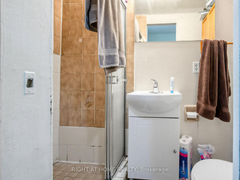 Photo 9 at 96 Massey Street, Niagara, Toronto