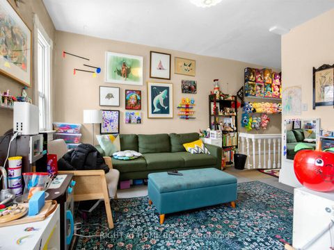 Photo 12 at 96 Massey Street, Niagara, Toronto