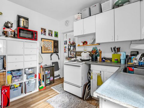 Photo 14 at 96 Massey Street, Niagara, Toronto