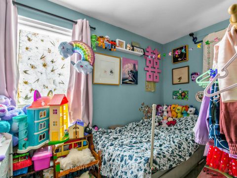 Photo 15 at 96 Massey Street, Niagara, Toronto