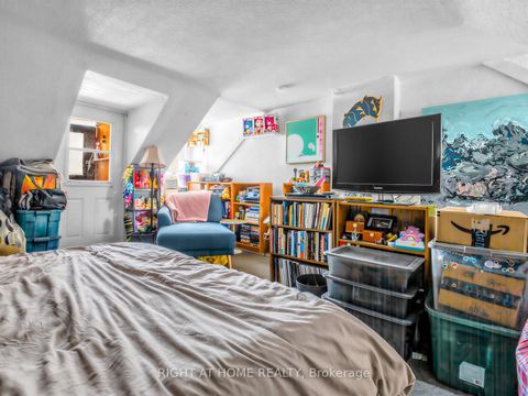 Photo 21 at 96 Massey Street, Niagara, Toronto