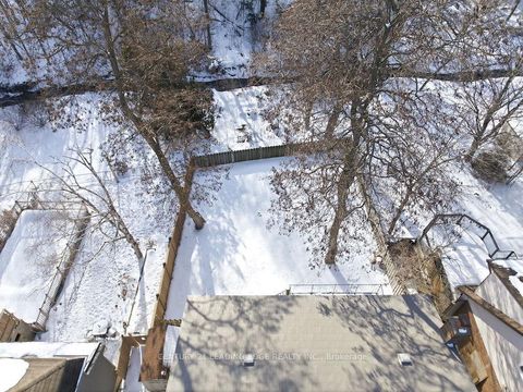 Photo 6 at 486 Crestwood Drive, O'Neill, Oshawa