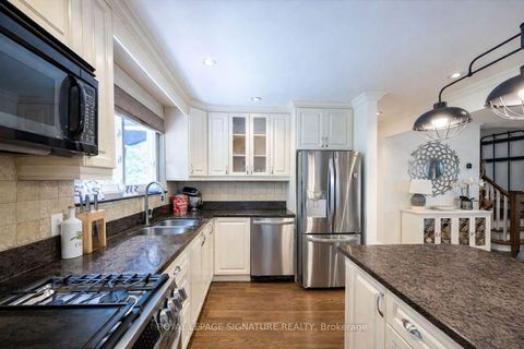 Photo 2 at 105 Catalina Drive, Guildwood, Toronto