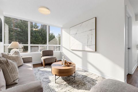 Photo 3 at 216 - 7 Bishop Avenue, Newtonbrook East, Toronto