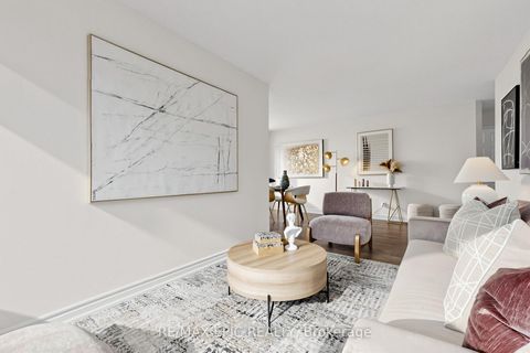 Photo 4 at 216 - 7 Bishop Avenue, Newtonbrook East, Toronto