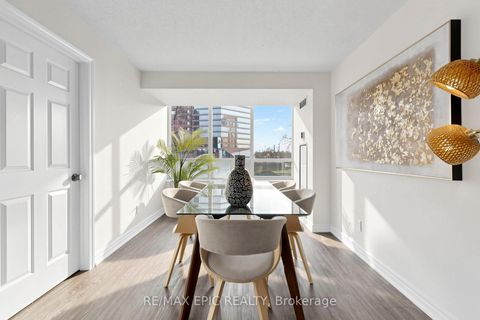 Photo 6 at 216 - 7 Bishop Avenue, Newtonbrook East, Toronto