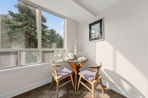 Photo 14 at 216 - 7 Bishop Avenue, Newtonbrook East, Toronto