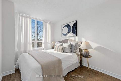 Photo 21 at 216 - 7 Bishop Avenue, Newtonbrook East, Toronto