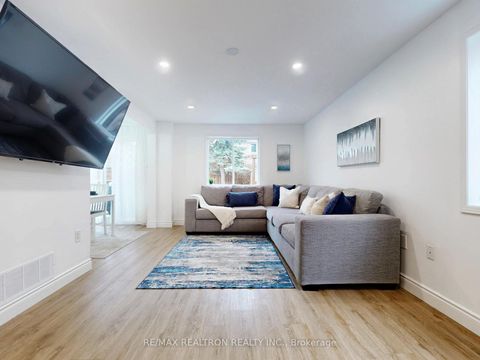 Photo 1 at 9 Booth Lane, Painswick South, Barrie