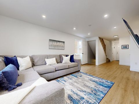 Photo 3 at 9 Booth Lane, Painswick South, Barrie