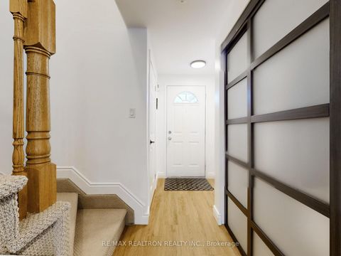 Photo 11 at 9 Booth Lane, Painswick South, Barrie