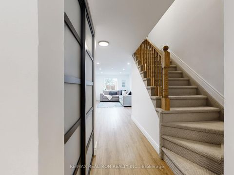 Photo 12 at 9 Booth Lane, Painswick South, Barrie