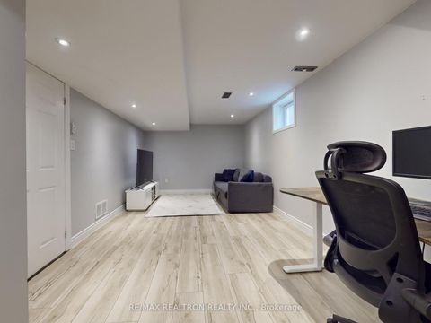 Photo 24 at 9 Booth Lane, Painswick South, Barrie